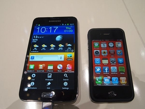 samsung galaxy_note_vs_iphone_4