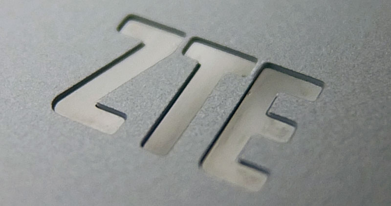 ZTE blade s6 logo macro