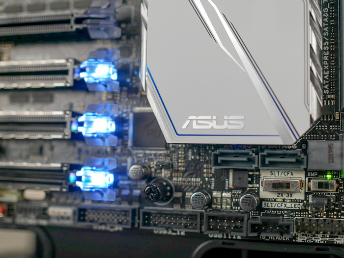 asus x99 deluxe ii pci e safeslot close up