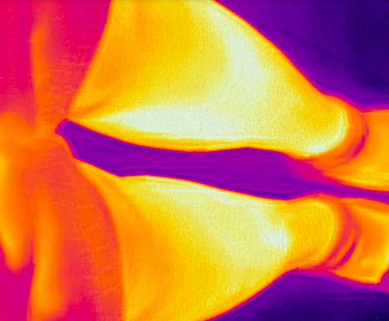 flirone legpic 1