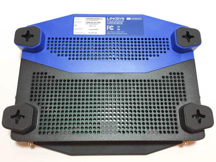 linksys wrt3200acm router bottom