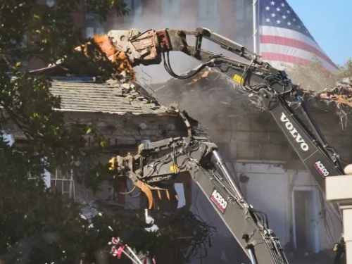 Big‑tech rushes to back Trump’s White House ballroom