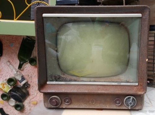 Ancient telly shuts down Welsh broadband