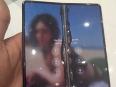 Samsung Galaxy Z Fold 3 screens start to crack