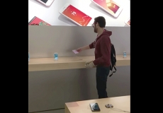 Angry French Apple customer escapes Jail