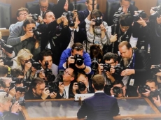 US senate committe gives Zuckerburg an easy ride