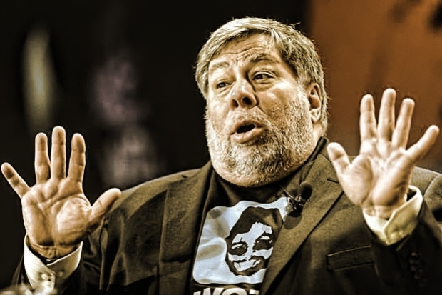 Woz warns people to get off Facebook