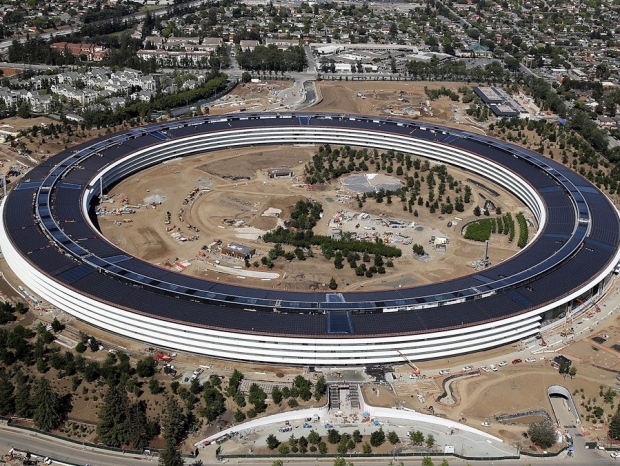 Apple mulls fleeing Silicon Valley