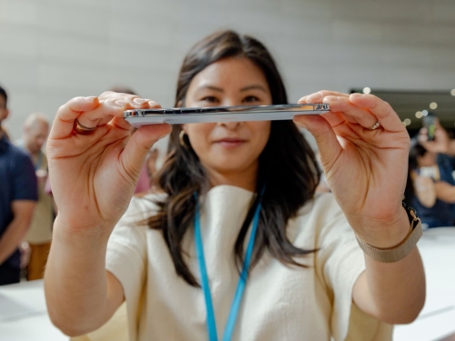 Apple’s wafer-thin iPhone Air leaves fanboys cold