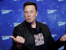 Musk will charge more for verification badge