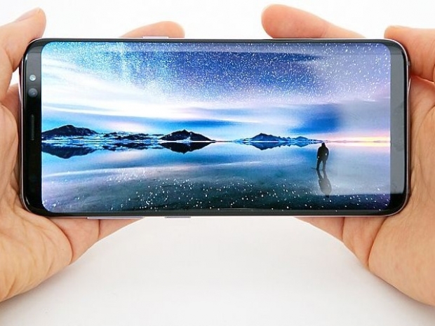 Samsung slashes OLED production