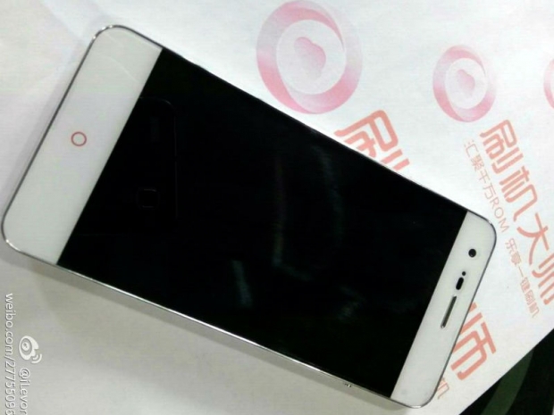 Bezel-free ZTE Nubia Z9 leaks, again