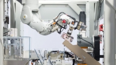 Apple pushes Daisy recycling robot