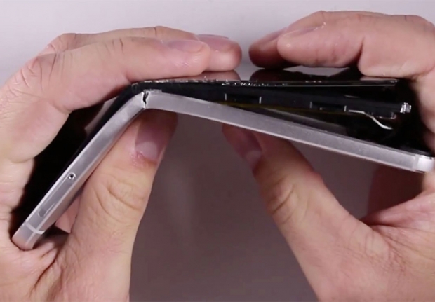 Tame Apple Press trying to pin a bendgate on Nexus