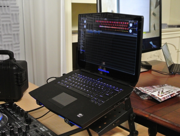 Alienware 13 with Broadwell-U shipping