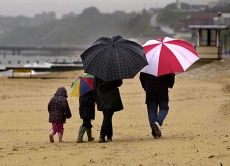 UK heatwave takes down clouds