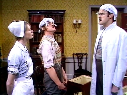 Apple shuffles the AI deck as its grand plan falls apart